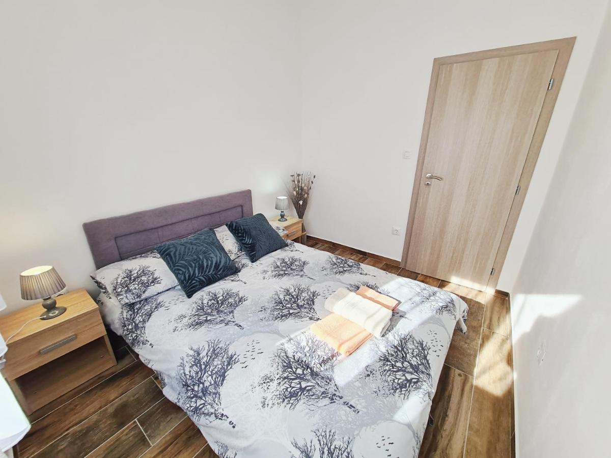 Apartment Antonio Banjole Bagian luar foto